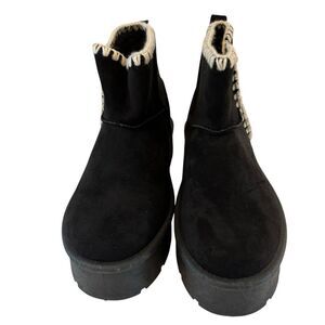 Danskin Beignet Black Faux Suede Memory Foam Slip-On Boots in Ladies Size 10.